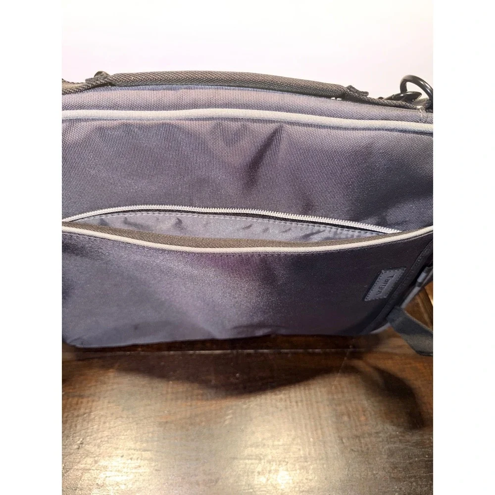 Targus Gray Convertible Slim Vertical Laptop Messenger Bag Case Dome Padded